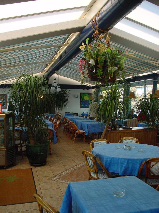 Hotel Du Port Вилньов Екстериор снимка