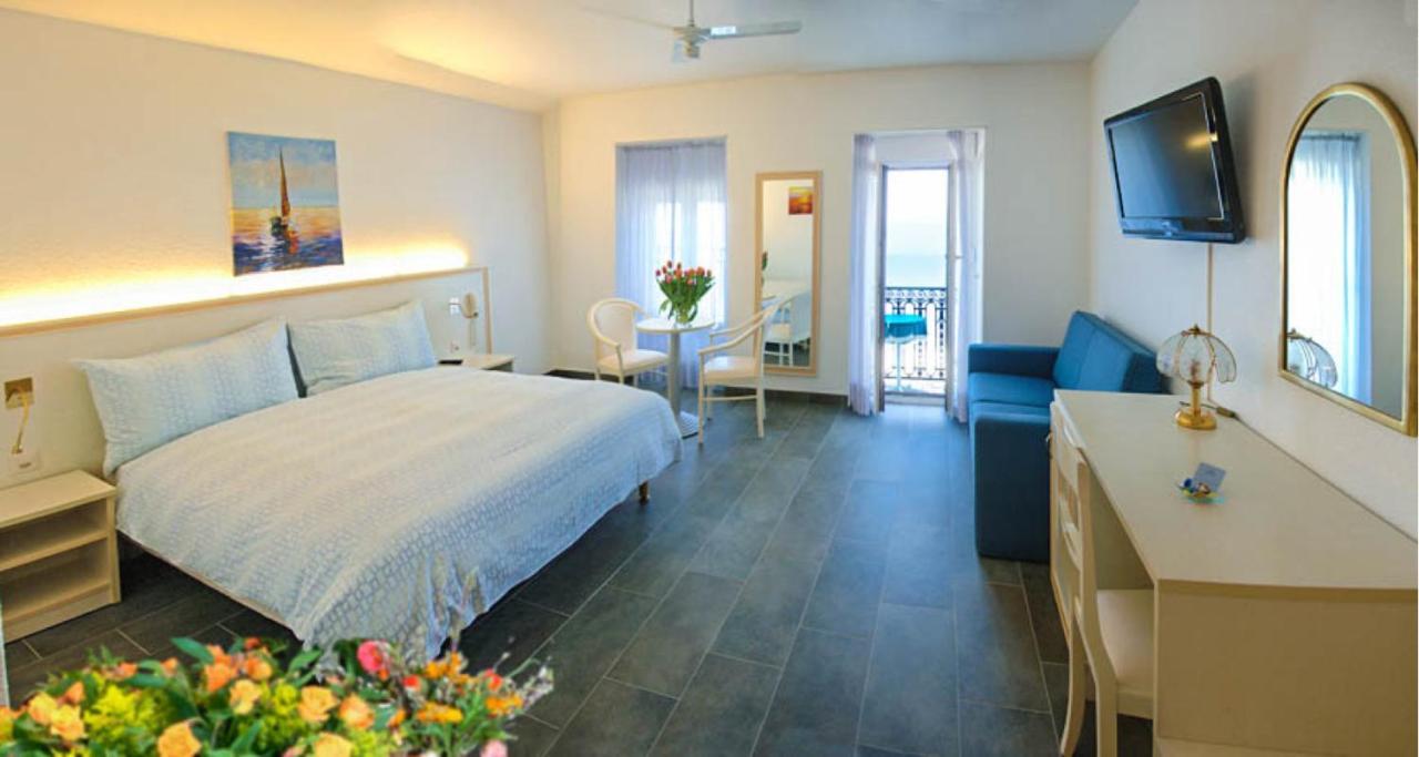 Hotel Du Port Вилньов Екстериор снимка